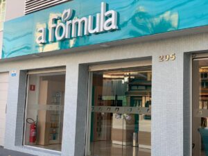 farmacia-de-manipulacao,-a-formula,-inaugura-sua-primeira-unidade-em-sao-paulo